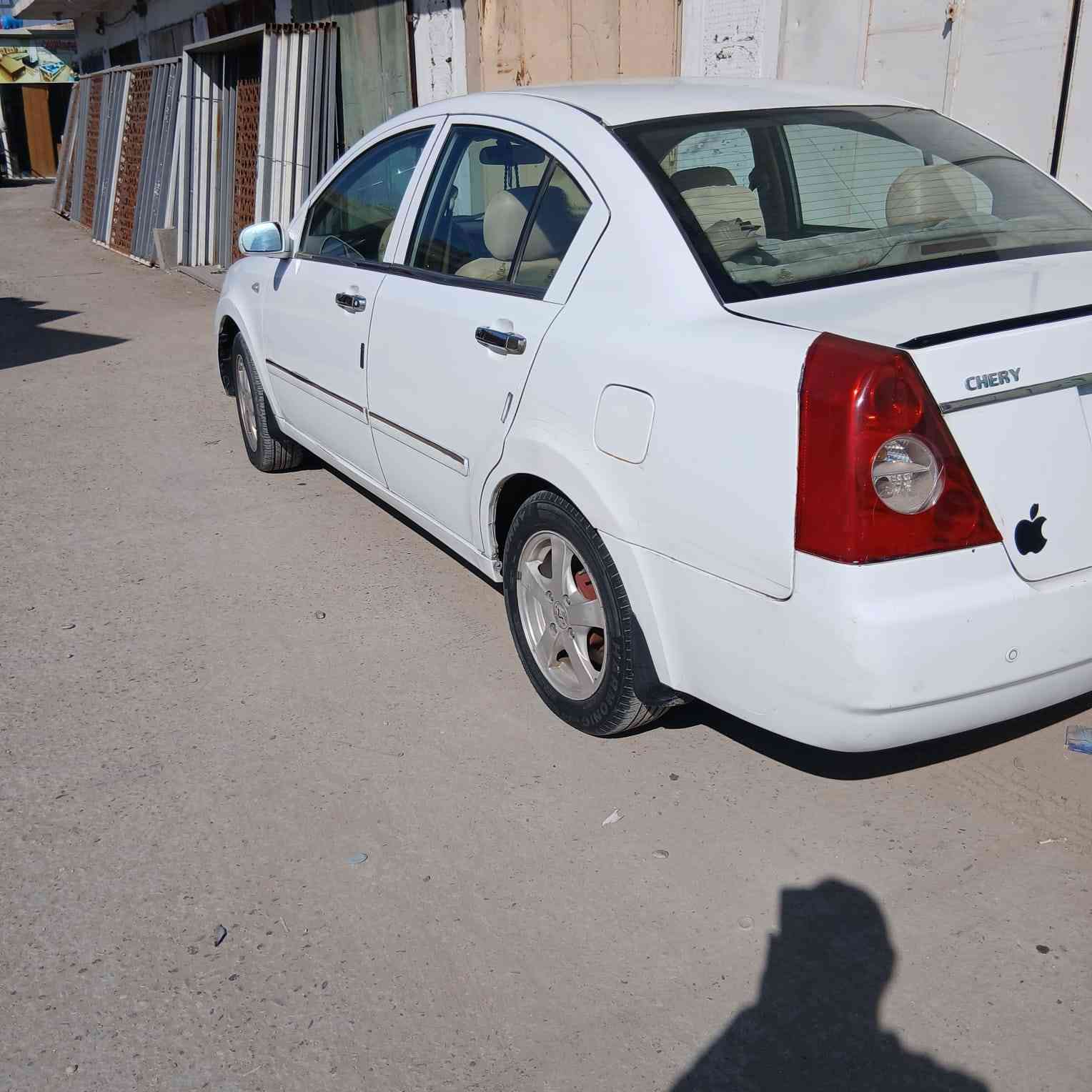 للبيع شيري A5
موديل 2010 أوتوماتيك 
رقم بغداد بأسمي مال جناي من سنوات
بدون خياس بدون تبديل تبريد فول
سياره جاهزه وجدا نضيفة 
السعر 40 ورقه تحويل ثاني يوم
مكلف بالنشر الشراي يتصل : 
***********
***********
