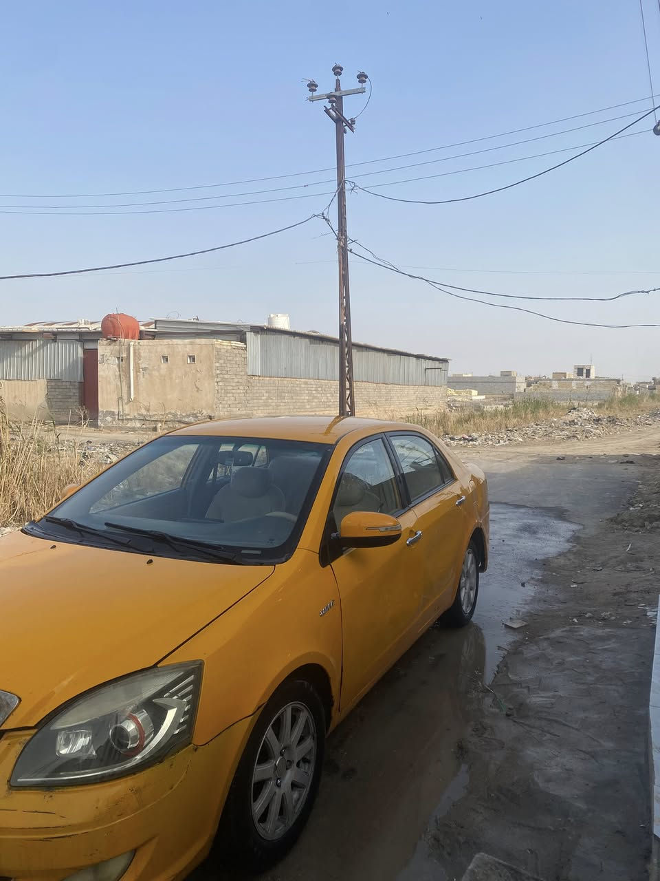 سلام عليكم جلي موبل 13سنويه صاقطه بل 23سياره نضيقه وحلوه تبريد شغال سعر 38وبيها مجال حك جيه مكان ناصريه سوك شيوخ رقم صاحب سياره ***********
