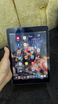 ايباد جيل السادس  نضافة 95/100  مامبدل بي شي  ذاكرة 128  تحديث 17.7  ا...