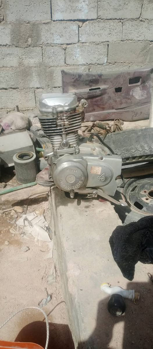 مكينه للبيع 2015 ما بيها شيء فهد لاطشه كروم حديد***********
