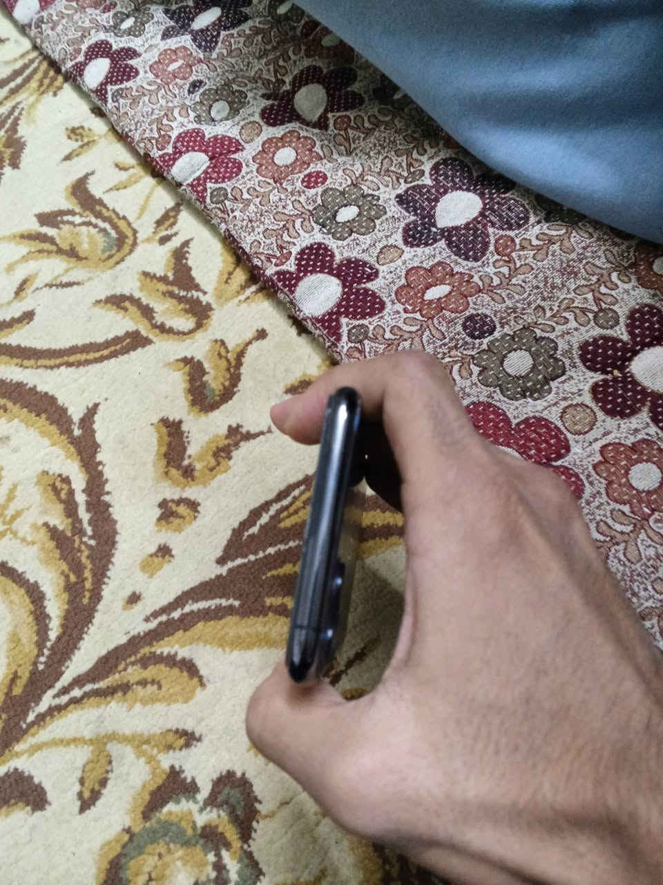 سلام عليكم .
للبيع ايفون 11 برو ماكس .

ذاكره 64 .

بطاريه بلاد 74 .

شاشه بلاد بيه كم شخط ميبين مو كسر .

فيس ايدي شغال .

فقط ضهر كسر بسيط 

سعر عل خاص .
مكاني كركوك


**إذا كنت صاحب هذا الإعلان وتريد حذفه لأي سبب، رجاءا أرسل رسالة إلى الدعم الفني**