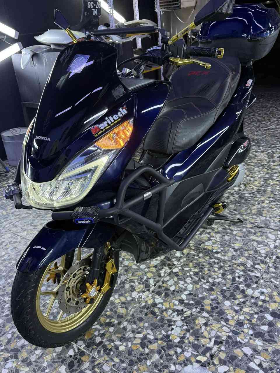 للبيع دراجة نوع PCX
جيل ثاني ياباني 
اللون حبري 
حجم المكينة 150cc
كفالة عامة
مرقم انكليزي بغداد بأسمي
 تحتوي على تزويد كامل 
كما موضح بالنشر
 المكان بغداد
التفاصيل الاتصال على الرقم ***********
