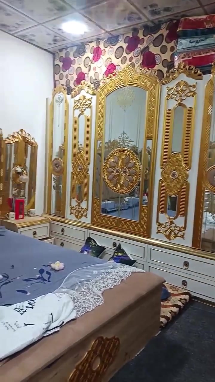 السلام عليكم غرفه تركيه الاصلي
ب حقيقه احلى من تصوير 10 قطع نضيفه و مضبوطه 
السعر مليون وبي مجال 
*********** اتصال / وتساب
