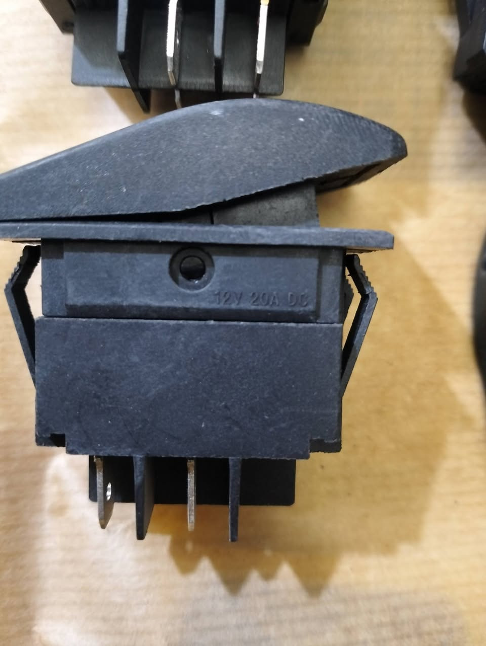 دكم بولارايس اصلية استيراد امزون سعر الدكمة الوحدة 20 الف
راسل الصفحة خاص او واتس اب 
***********
