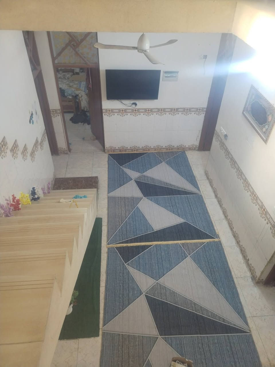 السلام عليكم
بيت للبيع
المكان حي ذويب الأول
المساحه 240
بناء طابوق
غرفتين نوم استقبال هول وصاله ومطبخ
أرضية بورسلين
المجاري موصله للبزل
السطح مطبك فرشي
الطارمه سقيفه كيسبان
السعر المطلوب ٩٠ مليون وبي مجال 
للاستفسار الاتصال 
***********
***********
