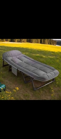 سرير • أثاث • مفروشات