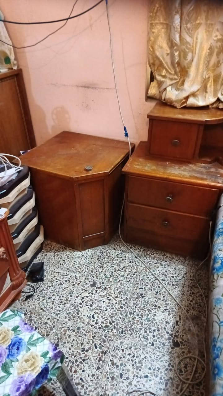 السلام عليكم ورحمة الله
مكلف بالنشر غرفة نوم صاج حطاطه شغل الأول كنتور ٦ أبواب طابق واحد
وجرباية تخت شرقي درجه اولى مع الدوشك سفنج نوعيه ممتازه 
ميز تواليت
زاوية
زاويه ديوان
الغرفة بحاجه إلى تلميع وصبغ بسيط  وتبديل اليدات فقط
الباقي كله شرط
تكمة ومضبوطة وسعره ٣٥٠ الف
مكانه موجوده بالمزاد
للاستفسار
***********
***********
***********
العنوان
ألفلوجة حي الجغيفي الثانيه شارع الضغط العالي شارع ملعب النجمة الرياضي حاليا
تخلص علوه المخضر تحسب رابع فرع عل اليسار مثبت لافته براس الفرع
