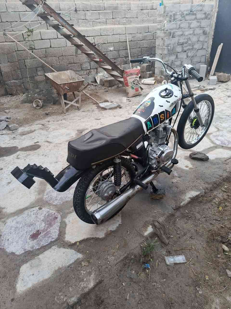 للبيع ادوات 26 مكان بصره كرمت علي السعر 650.. ***********
