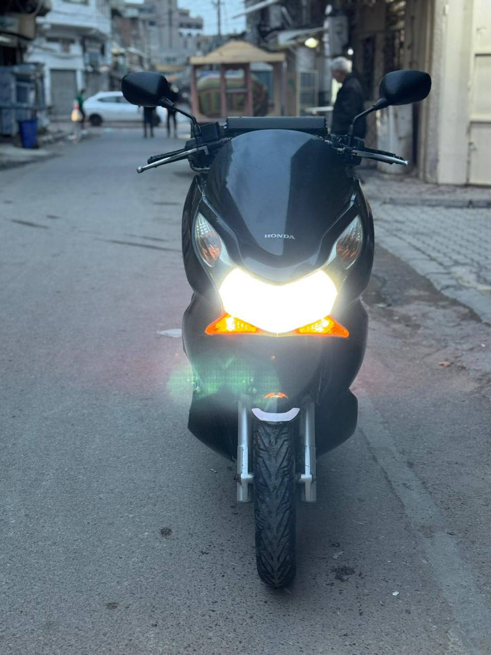 للبيع دراجه pcx مكينه 150 ياباني الاصلي نوزل خطين ستان كهربائي حساس ازدحام دراجه جديده  حساس شلعه معدل خير من الله دراجه تتعب تكول جديده مال جناي  مكان بغداد الكرخ السعر مليون و 350 وبيهه مجال والاستفسار***********
