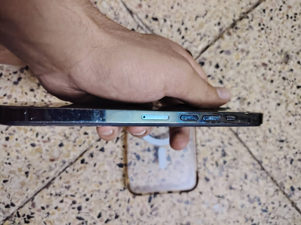 السلام عليكم
ايفون 13 برو ماكس ذاكره 128 
بطاريه 100 مبدله اصليه 
ومبدل شاشه ارقه نوعيه 
الجهاز نضيف لون زيتوني 
السعر 450 وبيه مجال بسيط


**إذا كنت صاحب هذا الإعلان وتريد حذفه لأي سبب، رجاءا أرسل رسالة إلى الدعم الفني**