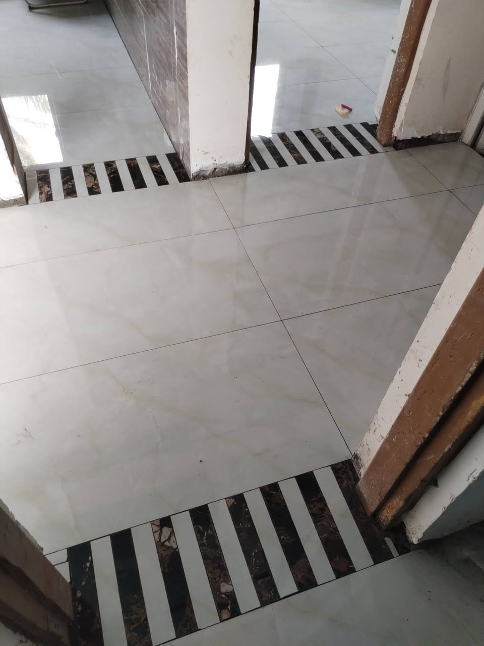ابو أدهم المصري لتركيب جميع انواع البورسلين والمرمر ***********
