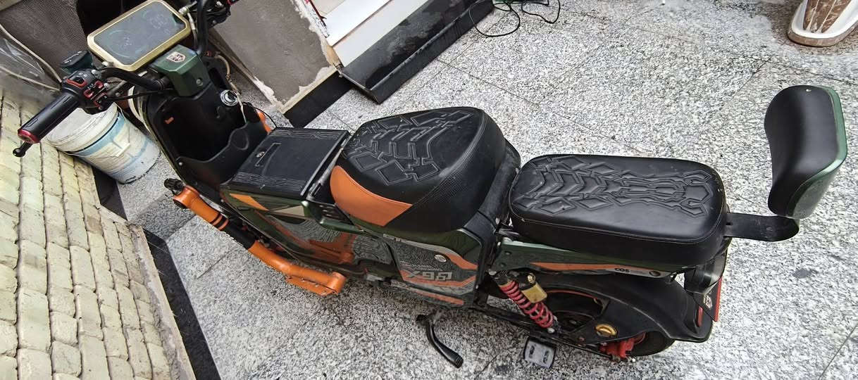 دراجة شحن X900 اخو جديد
مواصفاتها

1 خمس بطاريات

2 بطارية 32 امبير

3 شاحنه جديدة الاصلية

4 استعمال خفيف دراجة جداً نظيفة

5 دراجة بلاد ما مبدل شي بيهادراجه شحن

X900

2026 موديل

ما مبدل شي بيها 

5 بطاريات

32 امبير

بريك خلف وامامي

بلوتوث سماعات بيها صوتها عالي

وبيها بك يعني ترجع للورا

4 نمر وسريعه

تمشي مسافه بعيده توصلك 50 الى 60 كيلو متر 

نشره ليليه بيها

وبيها صندوق وياها شاحنه

اضويه عالي واناصي عاليات ضواها
خذيتهاصارلي شهر من خذيتها 

كلشي ما بيها بعدها جديده اخو الجديد 
المرغوب والدراجه شما تندعم ما يصير بيها شي بعتبار مدرعةدراجه شحن

X900

2026 موديل

ما مبدل شي بيها 

5 بطاريات

32 امبير

بريك خلف وامامي

بلوتوث سماعات بيها صوتها عالي

وبيها بك يعني ترجع للورا

4 نمر وسريعه

تمشي مسافه بعيده توصلك 50 الى 60 كيلو متر 

نشره ليليه بيها

وبيها صندوق وياها شاحنه

اضويه عالي واناصي عاليات ضواها
خذيتهاصارلي شهر من خذيتها 

كلشي ما بيها بعدها جديده اخو الجديد 
المرغوب والدراجه شما تندعم ما يصير بيها شي بعتبار مدرعة
السعر 490 وبيها مجال للطيبين 
للاستفسار الاتصال على الرقم ***********
