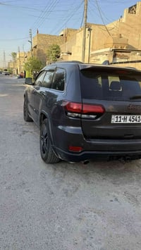 للبيع جيب موديل ١٧ تريل هاك هيمي ٥.٧ بجم كبس ايرباك كشن فقط ضررها موضح...