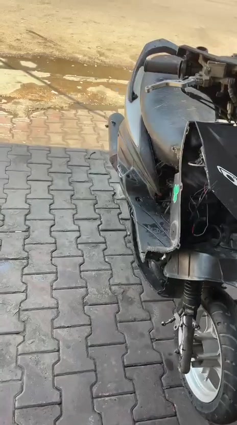 سكنس للبيع كوم حديد ٣٠٠قفل واتساب ***********
