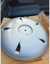 كبات ام السيوف العدد 6لون ابيض بدون طرة نفس ما موضح بل صورة الاستفسار ...