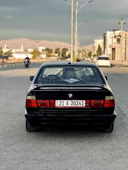 BMW520i بیـلاد گێر عادی 
مۆدیل 1991
گێڕو مەکینە سەرفوو بوخار بەشەرت
سەنەوی تاکوو 2027 تازەیە بەناوی خۆمە
چاملخ پێش سەکن بستێ لێدرانی هەیە شایەنی باس نیە
چوار جام کارەباو سڵاید تەبرید 
شاشەو کامێرەو ئمپریفایەر 
تەقەو ڕەقە بەشەرت 
گـۆڕینەوە ناڪەم 
شوێن چەمچەماڵ 
ســــعر ..58 مەجالێکی ڪەم..!
*********** شمشمل

