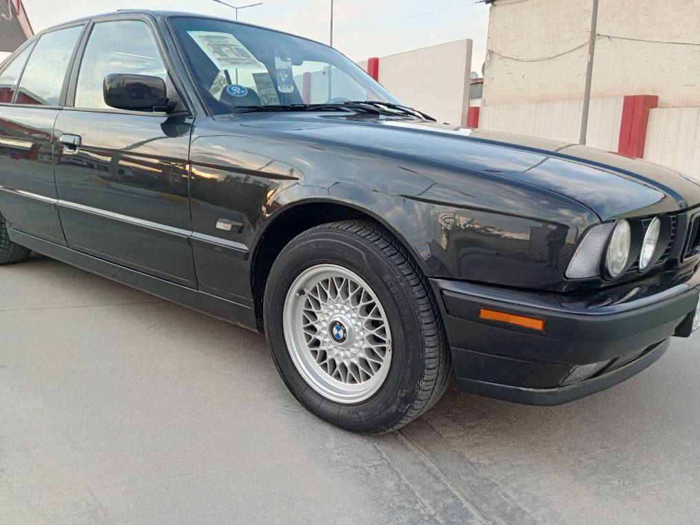 ✌️سلام عليكم اخوان. بي ام موديل (1991 ) قبات مواصفات فول فول رقم كركوك جديد مكينة ( 525 ) بيلادي كير اوتوماتيك كير و محرك بشرط مابي سرف و بخار بدون ضربة بدون اي شي كدام و خلفي كبس فقط صبوغ جمالية سنوي جديد لحد ( 2030) بأسمي هزة جديد
✅(بجم عریض)
✅(سلايت كارباء)
✅(كشن جلد)
✅(كشن كاربائي كامل)
✅( جامات كاربائي)
✅(  تلفون بيلادي )
 ✅بطاقة بنزين موجود 
✅ ( تبريد تدفيئه يشتغل )
✅ (كاربائيات كل يشتغل)
✅ (شاشة الكمبيوتر) 
✅(تحديد سرعة)
✅(تحكم ستيرن)
✅( تحكم لايتات )
✅( لايتات زينون)
✅(بردة بيلادي كامل )
بشرط تحويل مباشر سعر 72بي مجال
رقم موبايل ***********
*********** كركوك, العراق
