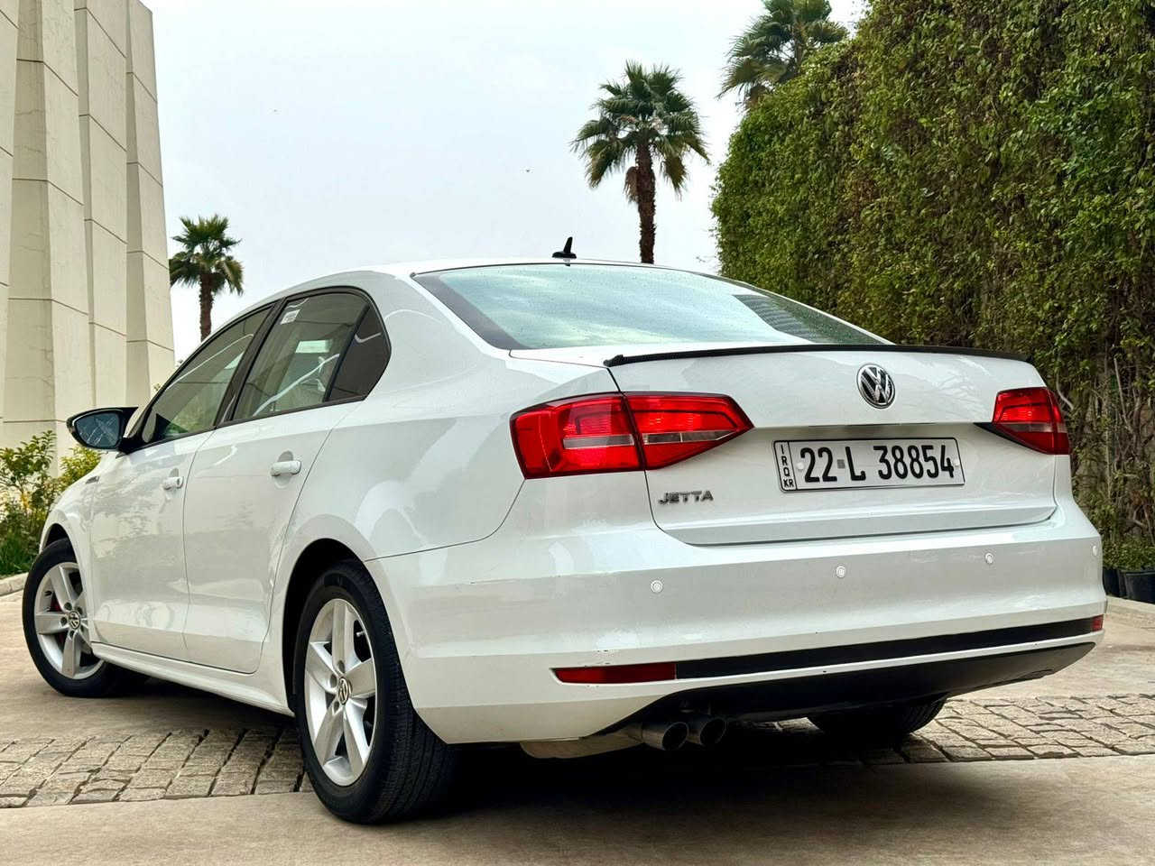 جیتەی خەلیجی ٢٠١٥ شکل ٢٠١٦
مەکینە ٢.٠ بێ تۆربۆی مەرخوب 
سەیارەکی زۆر پاک و بئ مەسروفە سەنەوی و هەموو شتی نوێیە 
سەیارەکە مواسەفاتی زۆر جوانە شاشە و حەساس و ٤ جام کارەبایی ویل کەپ و زۆر مواسەفاتی تر لە خەلیجی دەرەجە ٢ە 
سەیارەکە زۆر پاک ماوەتەوە تەنیا ١٢٠ هەزاری حەقیقی رۆشتوە وە هەموو شتێکی بە شەرتە کوێت پێ باشە فەحسی بکە 
وەکو سبوخ تەنیا ٢ پارجەی سبوخە بئ ناو گرتن جاملخ وە دەرگا پشتەوەی لای سایەق وە ١ بستی بونیتیشی هەیە هەموو ئیرباگەکانی بە شرتە نەتەقیوە دەعمی قورسی نیە لێخشان بوە 
وەکو نرخ داوای ١١٥ وەرەقە لێ دەکەم وە مەجالی هەیە
تەلەفۆن و وەتساپ
*********** أربيل, العراق
