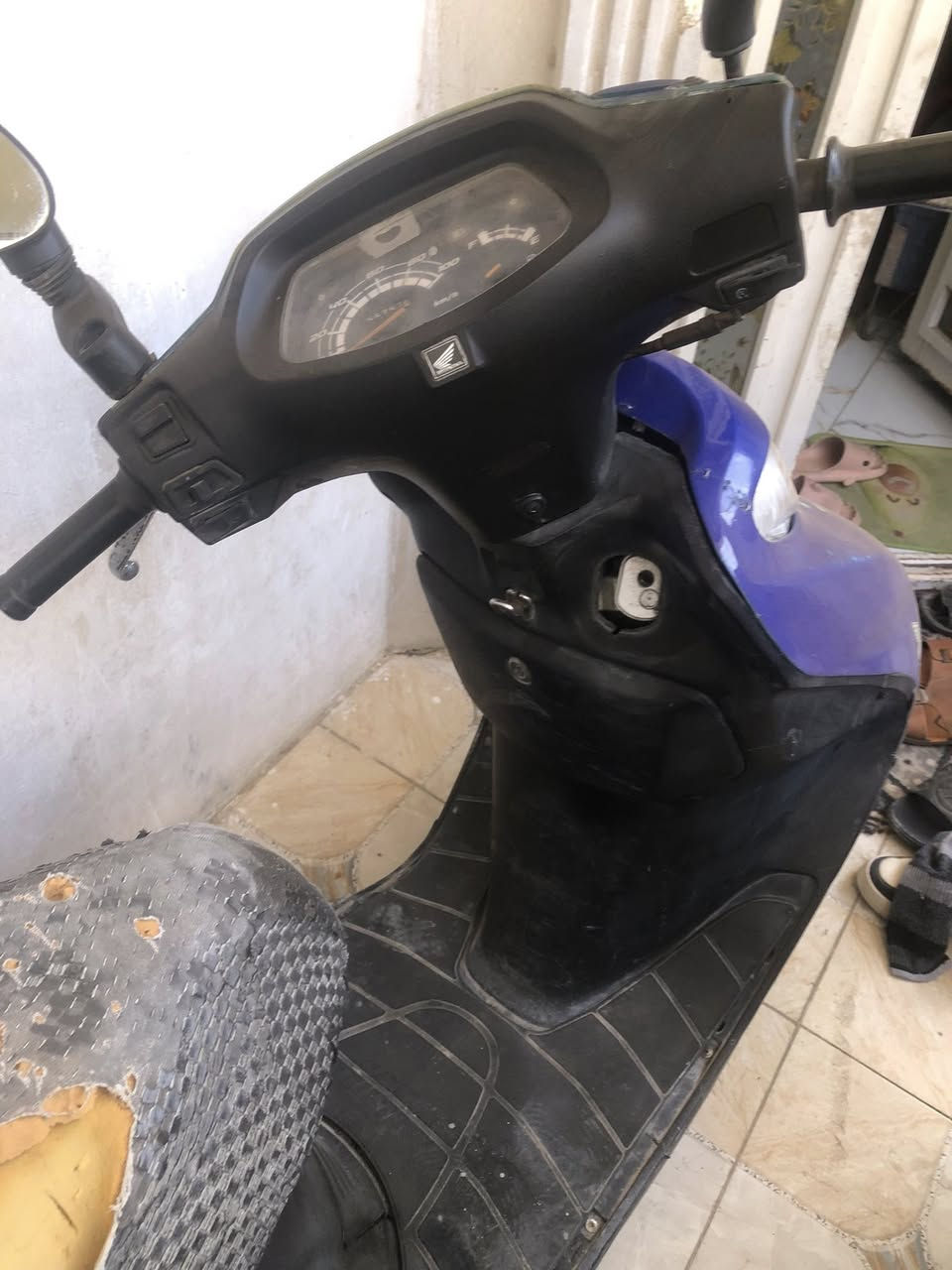 السلام عليكم دراجه سبيسي للبيع شغاله سلف وهندر وبيها سويجين دراجه كامله ومحركها ناعم الله شاهد مستعجل على بيعتها محتاج فلوس السعر 250 مكاني بغداد البياع الدوانم قرب جامع القدوس رقمي ***********
