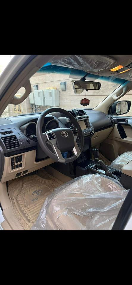 السلام عليكم 
برادو موديل 2016 ساز TXl بغداد بسمي 
فول مواصفات 
فتحه 
شاشه 
كشنات كهرباء
تلاجه
حساسات 
تانكي واحد
فقط بارد بالباب جدا بسيط اصبعين
وصبغ ركن الداعاميه اربع اصابع فقط
جاهزه من. كلشي 
***********
