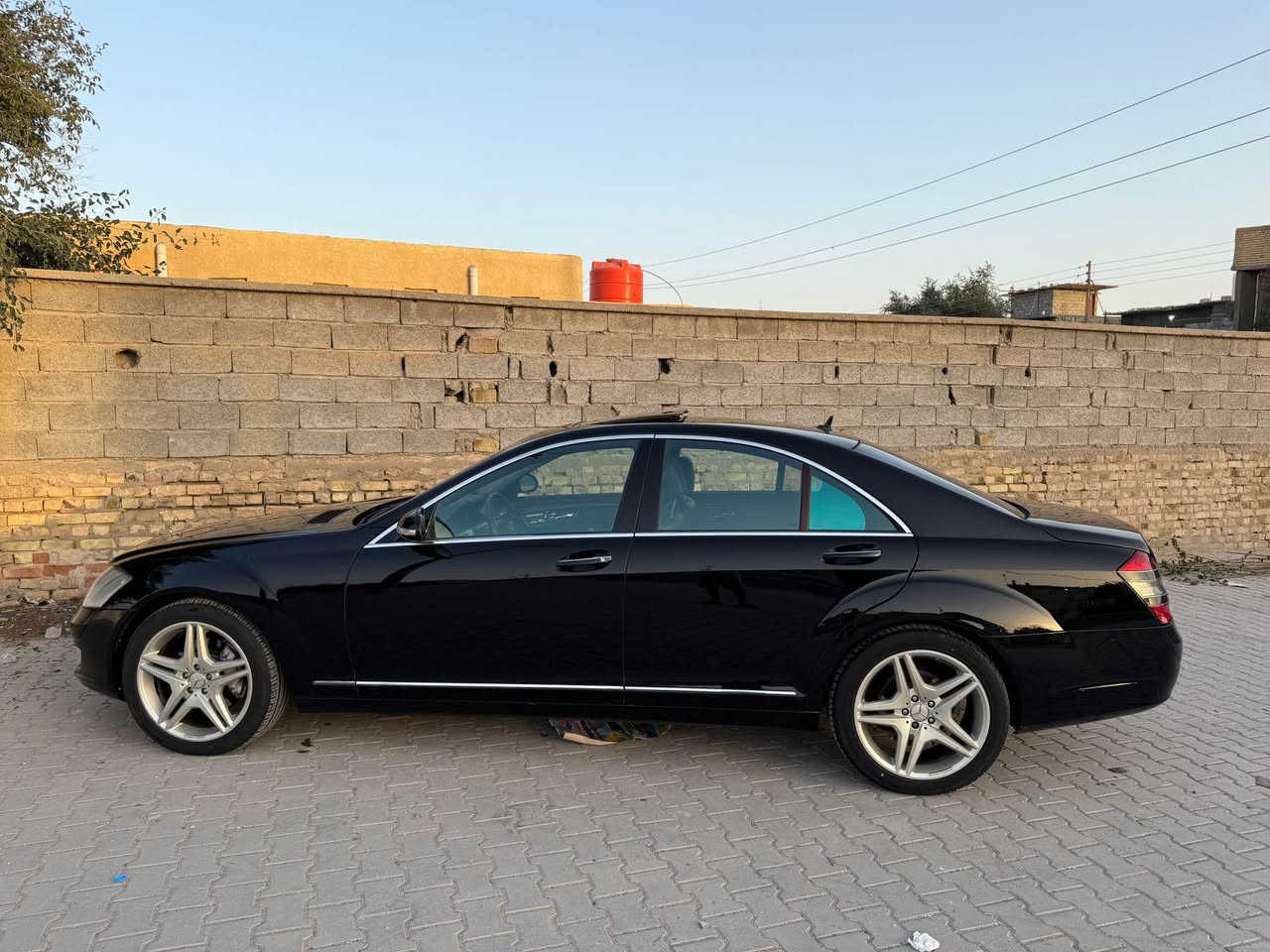 سلام عليكم للبيع ميرسيدس موديل 2006 وارد يابان باب كصير سياره كفاله عامه بيه بس بيدي ار بلجاملغ الخلفي على كد مكان فقط الباقي كله كفاله سياره جديده اي نقص ما بيه بسمي سياره مكان السياره بصره 
رقم استفسار ‭٠٧٧٠ ٥٤١ ٣٢٧٣‬ Singapore
