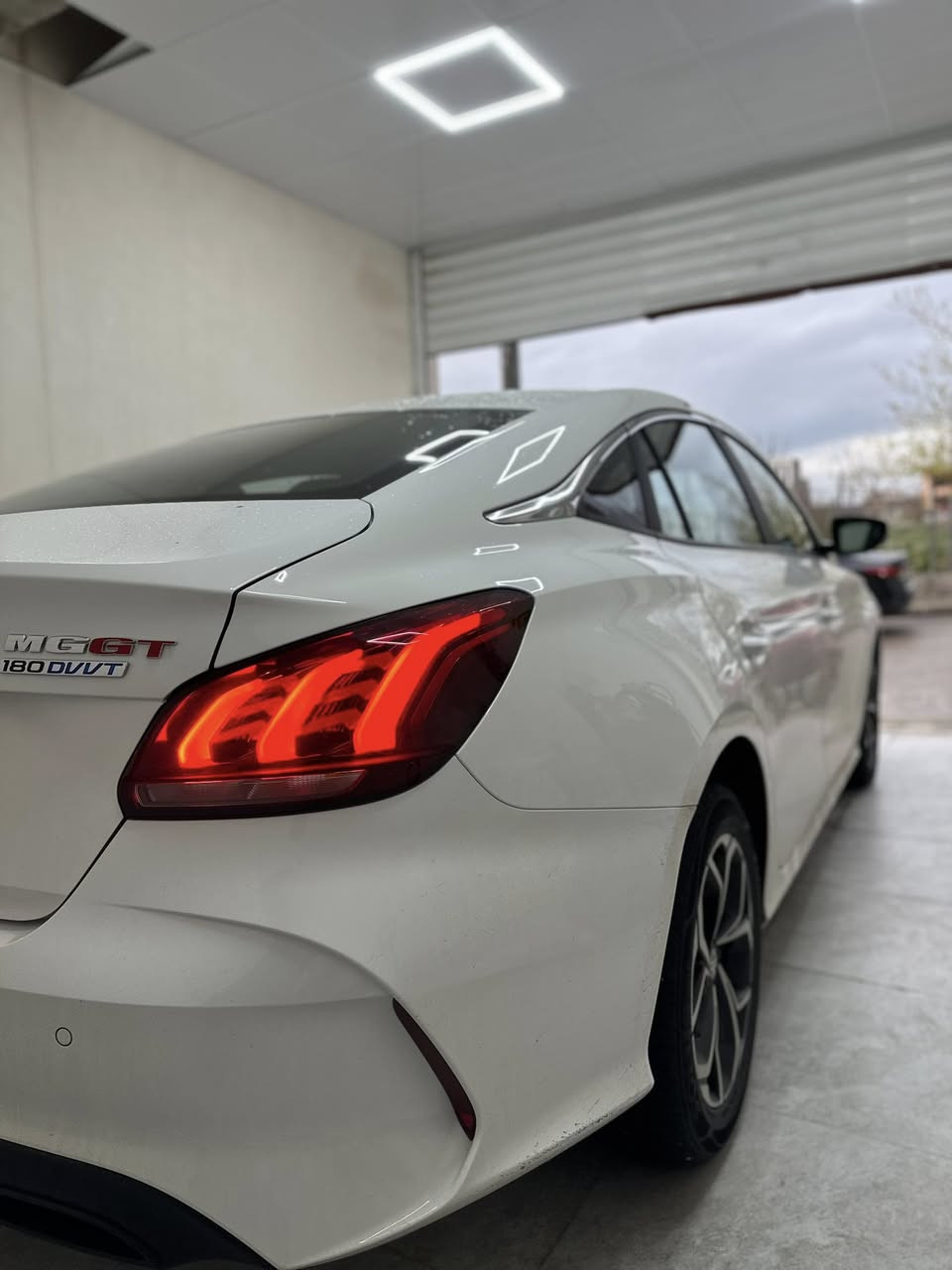 MG GT 2025
هەموو گیانی بەشەرت 
گێڕ عادی
هیچی پێوە نیە 
زۆر زۆر جوانە 
٢٦٠٠٠کم ڕۆشتوە
***********
