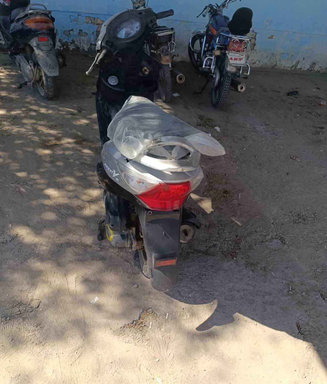 كهربائيات كلها شغالة الدراجة جديدة  بك لايت مكينة تخبل شرط شلعه ونعومه مكاني ناصرية سعرها 700 وبيه مجال واتساب ***********
