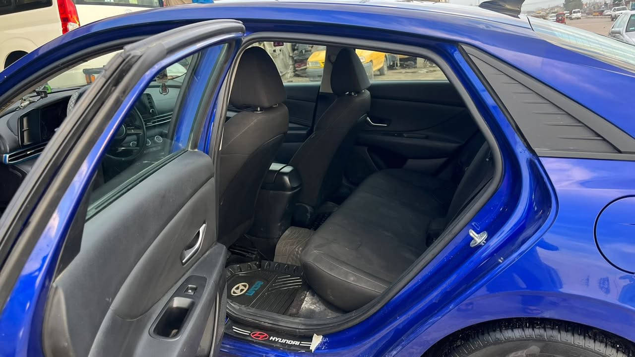 هونداي النترا وارد امريكي موديل 2022 فول مواصفات عده الفتحه
. بصمه .
بصمةابواب. 
رادار . 
اشاير بالمري. 
تحكم استيرن. 
3 انضمه سرعه. 
قياده ذاتية وبعد بيها مواصفات. 
امبدل بيها بنيد وصبغ باب وجاملغ الخلفي عكس السايق
والاضرار كما موضح بالصور
رايديها ب138 وبيها مجال للشراي 
للاستفسار الاتصال ‬***********
