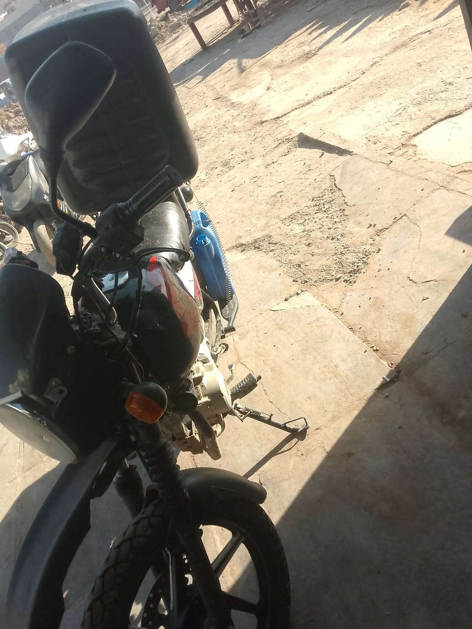 بوكسر موديل 19 نضيفه رقم بغداد دراجه مفتوحه بيهة نقص بس فج امامي ودرع سعرهة مليون و650 مكاني بلديات رقمي ***********
