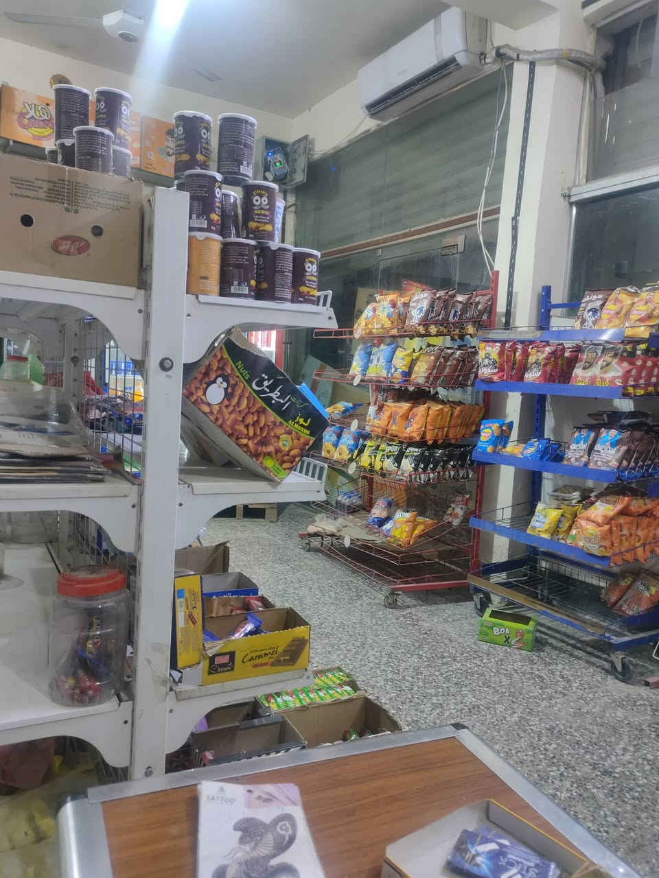 🛑الاسواق للبيع🛑
منطقة البلديات ضياء الحلفي شارع جامع سيد صلاح المكصوصي 
رقم الهاتف : ***********
