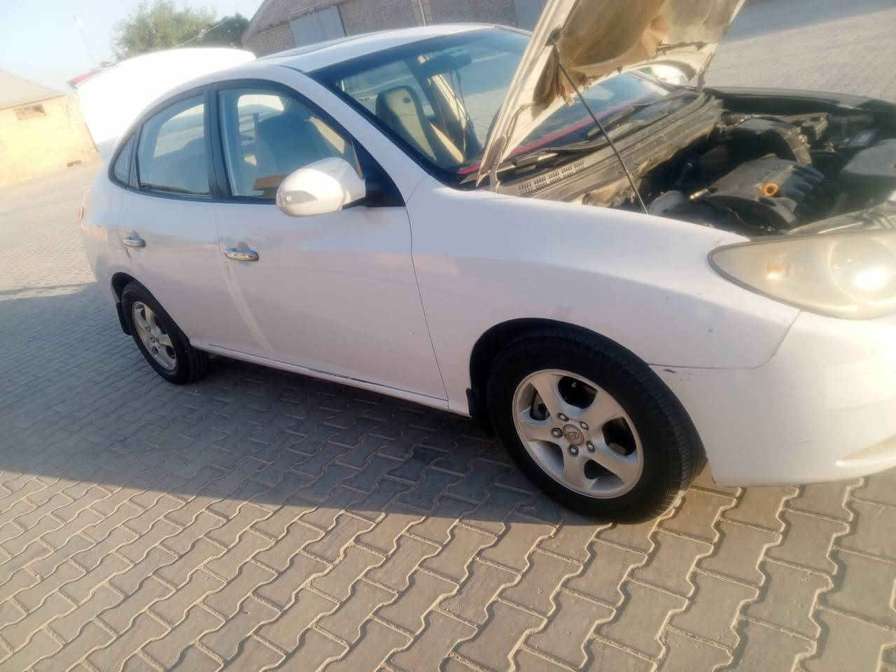 لنتره 2011 بيها باردات بصيطه وبيها حالوب كير مكينه تبريد مكفول رقم اربيل  قديم تريد وكاله تريد تحويل بأسم كردي عنوان نجف السعر105وبيها مجال ترهم مراوس  ***********
