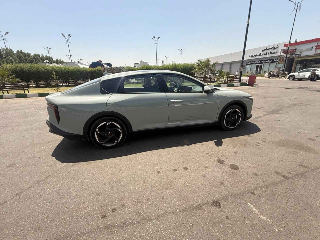 🚘✨ كيا K4 2025 فل مواصفات 💥
سيارة سيدان فاخرة تجمع بين القوة، والتكنولوجيا الحديثة 👌

🔹 محرك 2000 cc اقتصادي وقوي ⚙️
🔹 فتحة سقف ... 🌃
🔹 مقاعد جلد فاخرة مع مقعد كهربائي 💺
🔹 شاشة لمس كبيرة مع أندرويد & آبل كار بلاي 🖥
🔹 اطارات رياضية حجم 17 🛞
🔹 بصمة + تشغيل عن بعد 🔑
🔹 مثبت سرعة ذكي، مع وضعيات قيادة 🛣
🔹 كاميرا  + حساسات أمامية وخلفية 📷📶
ضمان شركة نم ضمان 5 سنوات + تبديله دهن
💁‍♂️ تصميم أنيق من الخارج ✨ وراحة مطلقة بالداخل 🔥
🔥 السعر 190$ مجال قليل 
العنوان بغداد الكرخ 
للستفسار ***********
