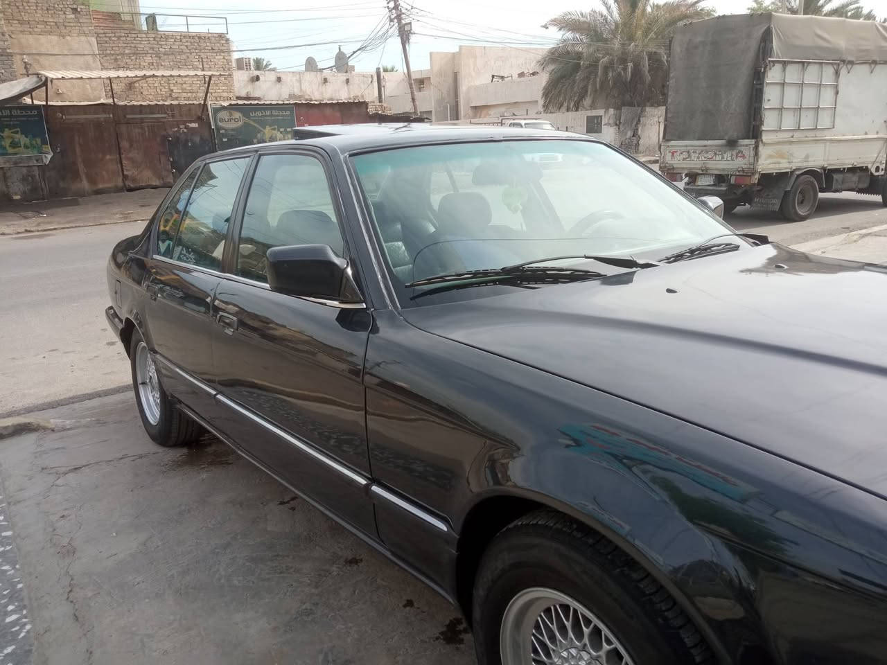 سياره بي ام موديل 1992
رقم بغداد حجم 735 بسمي 
مكاني بغداد الجديده سعر 55 تبريد شغال سلايت شغال 
***********
