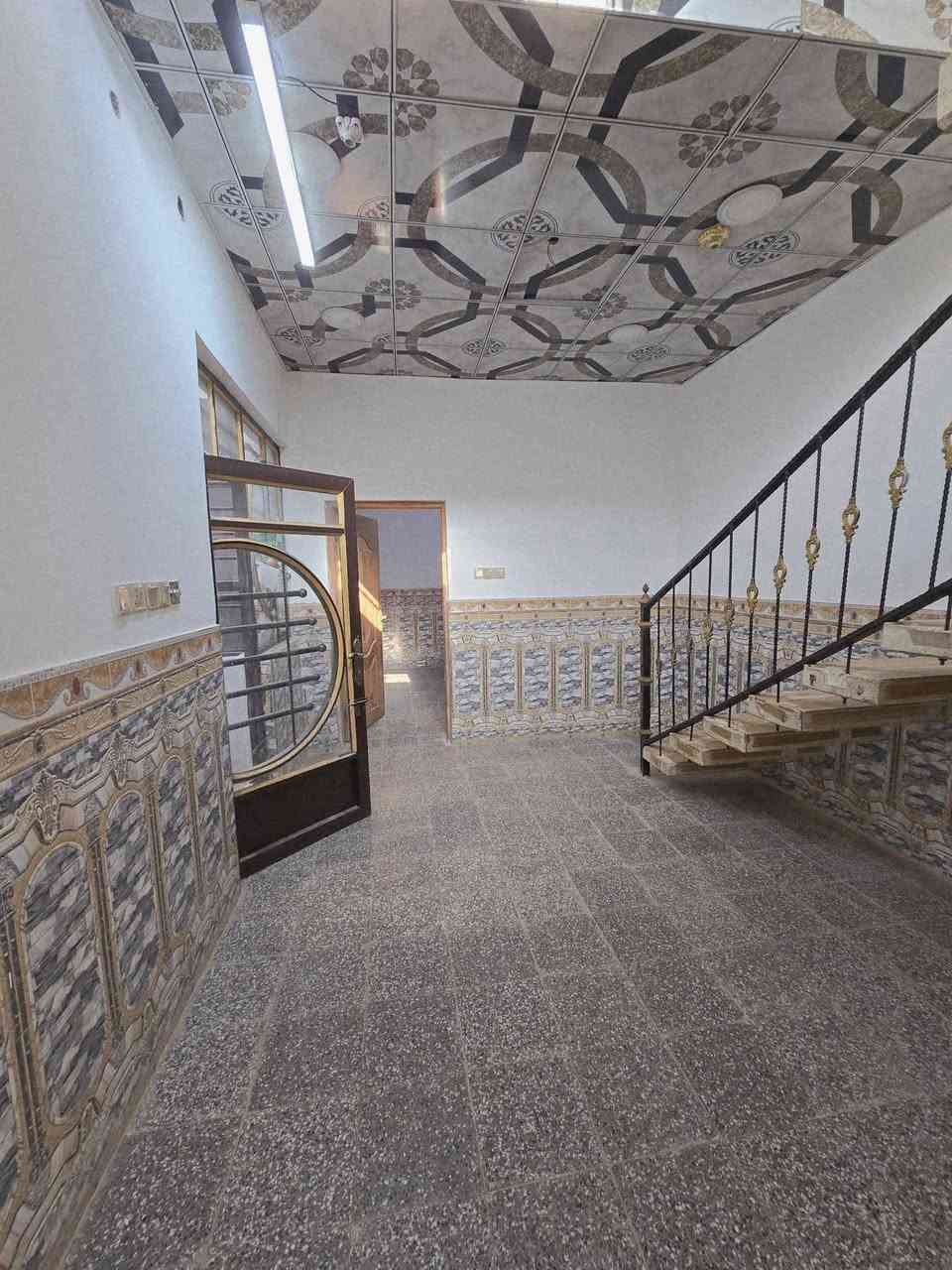 ١٠٠متر أساس كونكريت بناء بلوك عكاده  تشاريف طابوك  يحتوي على غرفه نوم صاله مطبخ صحيات استقبال  عنوان الدار النجف الأشرف كوفه شارع المعمل خلف مدارس السفير الاهليه قرب صوره الوائلي.  سعر العقار ٤٥مليون 
عنوان المكتب الكوفة شارع المعمل قرب شارع المطار القديم مجاور صيدليه بلال مقابل صيدليه زحل جوار شارع سيد حبيب 
***********
***********
