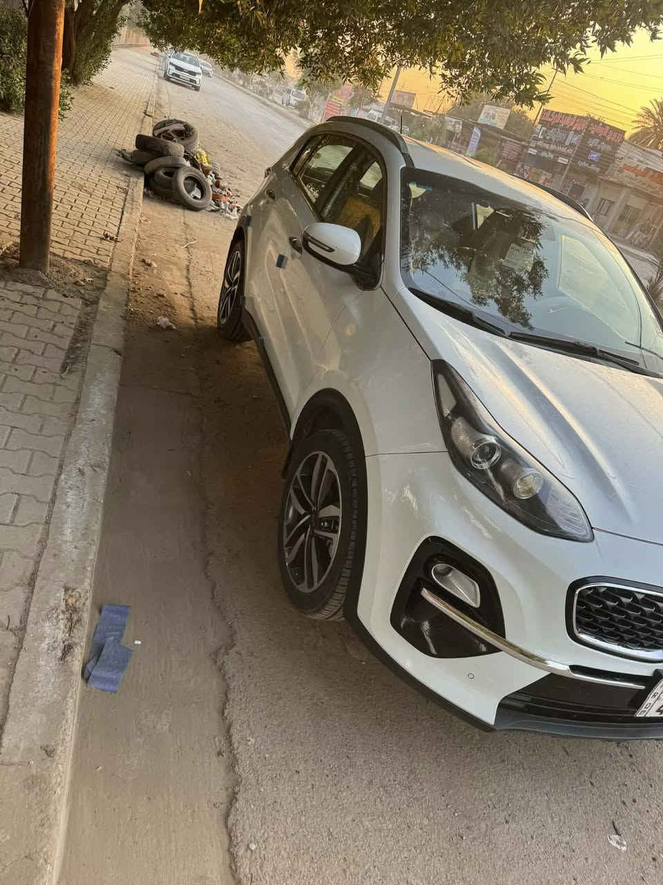 سلام عليكم سبورتج 2019كفاله عامه سياره جديده خير من الله السعر ١٩٥ بيه مجال بسيط جدا مكاني الدوره شارع ٦٠ماشيه 107الف ‏‪***********‬‏
