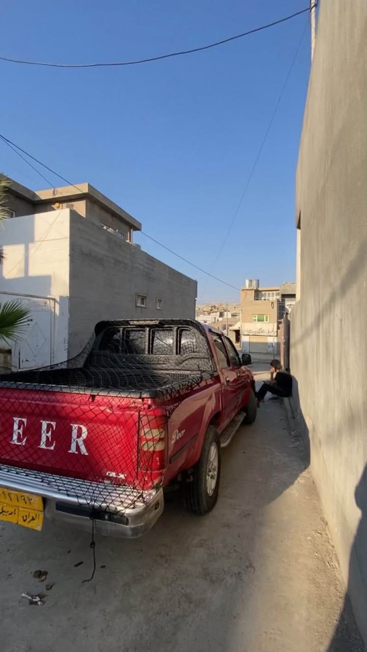 دێر مۆدیل 2012 دو پارچەی سبوخە ١٨٠ هەزار رۆیوە زۆر پاک ماوەتەوە دەعامی لۆ دەعامی بەشەرت گيرو مه كينه به شه رتي سه ت فيته ر يه ك توز سه قفي كال بوته وه جوار تايه ي لوكي له ژيره بي موشكيله يه له ده عامي پيشه وه تا پشته وه به شه رت *********** Singapore
