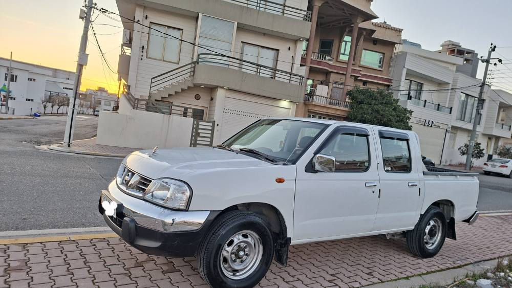 پیکاب نیسان 
مۆدێل ۲۰۱٦ 
سەنەوی تا ۲۰۲۷ تازەیە
چوار تایەیی تازەی لەسەرە
کامل پارچە ڕەشە لەسەر ساغی بێ دەعم کردن 
گێڕ و مەکینەی بەشەرت
سەیارەکە زۆر زۆر پاک و جوان ماوەتەوە 
نموونەیە لەجوانی 
یەک دینار مەسرەفی نیە بەشەرت 
0773 264 1303 السليمانية, العراق
