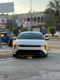 للبيع فقط  كيا K4 موديل 2025 وارد امريكي  ماشيه 30الاف حادثه بنيد وخشم...