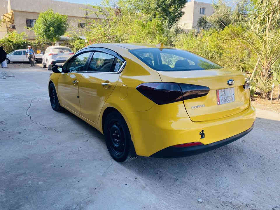 السلام عليكم كيا فورتي 2015 مكينه 2000 gdi بحاله جيده جدا لا صوت لاتبخير الكير جيد جدا السياره نظيفه لحد يقارنه بالمهجومات بالسوق مداريه كلش بالنظافه ونوعيه الدهن البجم كبس السياره داخله نظيف الصدر 90 بالميه التبريد شغال وبارد السياره تاخذه كبل للشارع مال شغل ظربته شويه بالجاملغات الاماميه صفح ومن وره عله كد شبر بالحوض 
السعر 105 وبيه مجال واليجيني ماارجعه مكاني بغداد حي القاهره جامع النداء 
***********
***********
