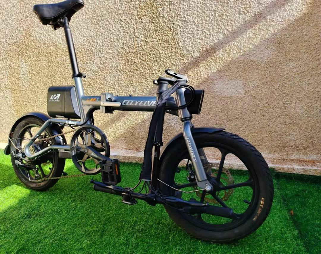 بايسكلات شحن جديد طك كارتون  قابل للطي اصلي اوربي فول مواصفات الوان مميزه  نظام سكليتر ومساعد شحن كهربائي كير 6 سرع ويل كب لايت امامي خلفي يتحمل وزن 180 كيلو سرعته 35 يقطع مسافه 40 كيلومتر بالشحنه العنوان بغداد الصليخ شارع 600 للاستفسار *********** 🌺
سعر 375 الف فقط بلاش عرض خاص
