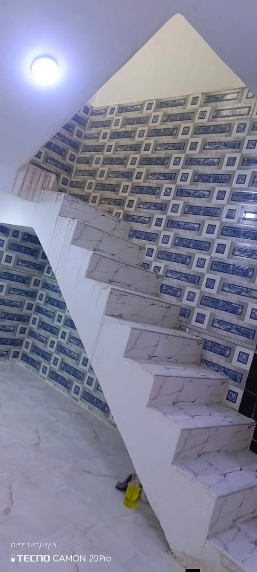 دار للبيع المساحه 75متر بمحلق قريه الغدير
🏗️ البناء: طابو زراعي سند 25 

🏠 الأساس والسقف: كونكريت

✅النجف ملحق قريه الغدير 

مواصفات البيت:

✅ غرفة1 نوم 🛏️

✅ صالة 🛋️

✅استقبال🛋️

✅ مطبخ 🍽️

✅ صحيات 🚿

الخدمات المتوفرة:

🔹 ماء 💧

🔹 كهرباء ⚡

🔹 مدارس قريبة 🏫

🔹شارع تبليط عرض 15🛣

📍  : النجف 

📜 الملكية: زراعي (إقرار محكمة)

📞 واتساب***********
