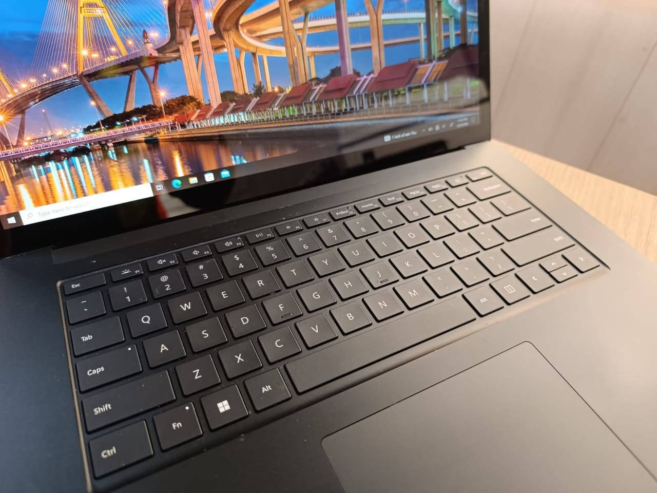 #وارد_امريكا_حصرا
#رام_32_هارد_واحد_تيرا💪
💻✨ Microsoft Surface Laptop 4 — شاشة 15 إنج ✨💻

جهاز يجمع بين التصميم الفاخر والأداء القوي… خيار مثالي للعمل، الدراسة، والاستخدام الاحترافي اليومي 🔥

✅ المعالج: Intel Core i7 — الجيل الحادي عشر
✅ الشاشة: 15 إنج — دقة 2K — تقنية IPS — لمس (Touch)
✅ الذاكرة: 32GB RAM
✅ التخزين: 1T SSD فائق السرعة
✅ كرت الشاشة: Intel Iris Xe Graphics 
16GB
✅ شاشة لمس أصلية تدعم القلم

💎 الحالة: وارد امريكا — غير مستعمل بالعراق
النظافة ممتازة جداً

🔋 البطارية: قوية وعمر استخدام ممتاز

💰 السعر: 850.000 دينار عراقي فقط

🎁 هدايا مجانية: حقيبة + ماوس
🚚 التوصيل مجاني لجميع المناطق

🛡 الضمان:
✅ فحص وتجربة كاملة أمام المندوب
✅ ضمان استخدام لمدة 10 ايام (أي خلل مصنعي يتم استبدال الجهاز بنفس الموديل)

📌 جهاز أنيق وعملي جداً… مناسب للموظفين، الطلبة، وأصحاب الأعمال اللي يحتاجون أداء سريع مع شكل راقي 

#دكان_للحاسبات_عنوان_المصداقية_دائما


**إذا كنت صاحب هذا الإعلان وتريد حذفه لأي سبب، رجاءا أرسل رسالة إلى الدعم الفني**