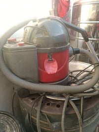 مكنسة كهربائية • شغالة • صنع ياباني