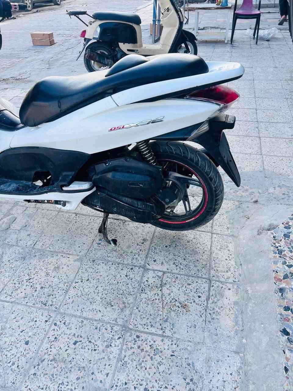 دراجه بي سي اكس الجيل الاول السعر 750 مستعجل على بيعتها اوراقها موجودة منفيس ماكينه 150 العنوان مدينه الصدر ***********
