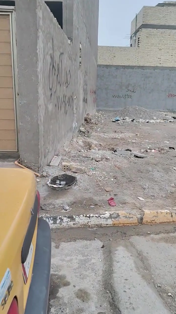 اسلام عليكم بيت للبيع حي الفرات قرب حي النصر قرب ع شارع العام ثالث فرع واجهة 5ونزال 20سند 25 الستفسار انتصل ‏‪***********‬‏
