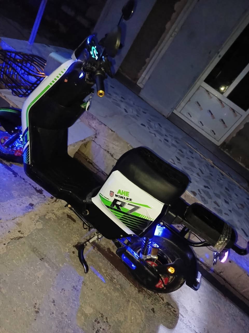 سلام عليكم شباب الكروب ماطور شحن 🔋⚡
R7  صار اقل من شهر ماخذينه الله شاهد. 

مكاني كركوك عمل الشعبي هذه رقمي حاب ماطور خلي تصل

خاص ماعندي الي ريد تصل نتفاهم... 

تحياتي الكم   ***********
