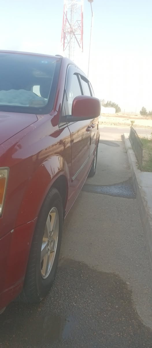 السلام عليكم دوج كرفان 2008
السياره فول مواصفات كله كهرباء
محرك 3800
بيبان كهرباء
جنطه كهرباء
جام 6 كهرباء 
تحكم ستيرن 
كروز سرعه 
شاشات عدد 3
فرس سقف 
فرس جنب السايق
لايتات  عدساد 
اربع قطع صبغ اثر جراد 
السياره كلين داخله بيه ضربه الباب الوره السايق بدون دواخل
 الصور كدامك  رقم دولي تحويل كبل رقم بغداد
تحياتي لجميع 
السعر 115
***********
 الدوره شارع ابو طياره
