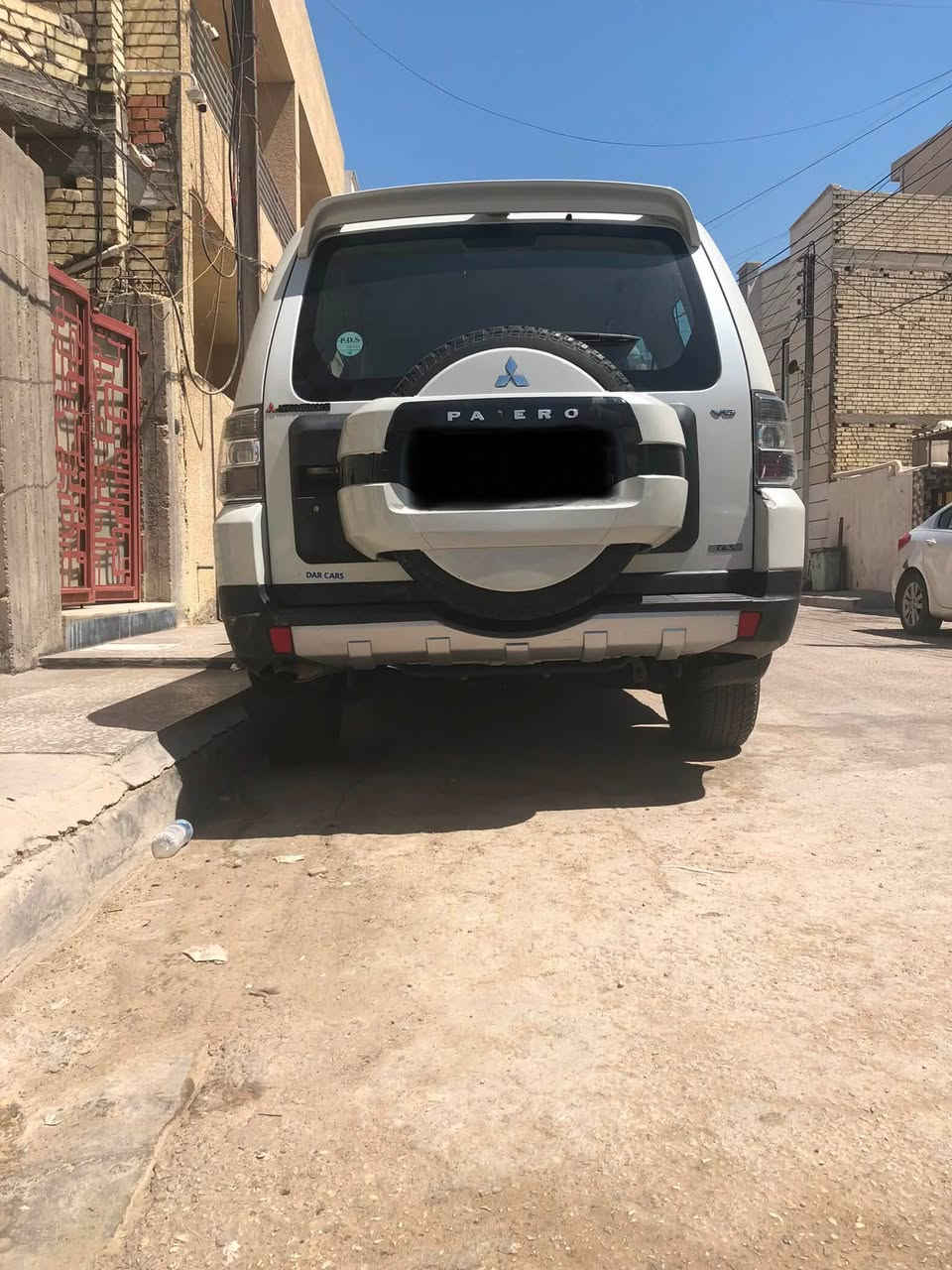باجيرو خليجي ٢٠٠٧ شكل ٢٠٠٨ نظافة جيدة صبغ جاملغ امامي وخلفي عكس السايق بدون دواخل محرك ٣٠٠٠ وكير وصدر امامي وتبريد وراديتر كفالة وتخم تاير مع السبير برجستون جديد السيارة كلش حلوة بالواقع رقم اربيل جديد تريد تحويل تريد وكالة مكان السيارة بغداد الدورة سعر ١٠٨ وبيها مجال للاستفسار ***********
