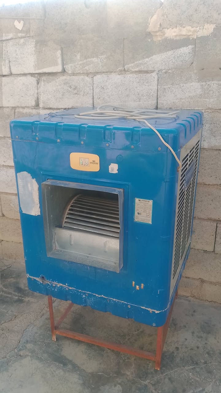 مبرده للبيع حجم 2 ونص شغال سرعتين واتر بم شغال كامل نضيف حيل سعر 150 هوا وقاعده مالته بيها مجال *********** كركوك
