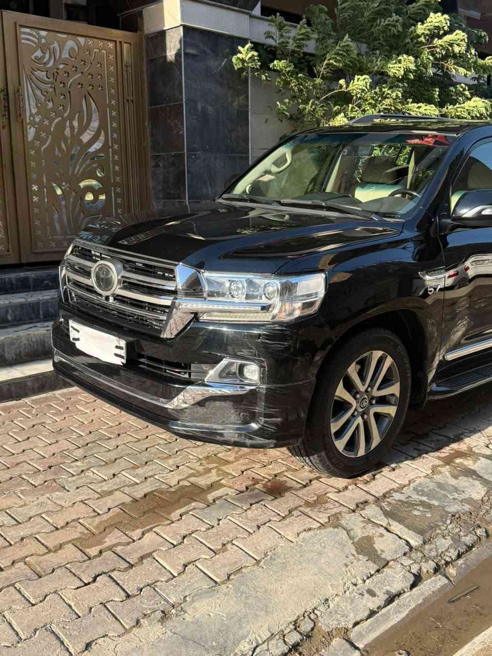 تويوتا ساز لاندكروز 2019
VXS 8 سلندر 
رقم بغداد باسمي
محرك 5700 المرغوب 
فول مواصفات اعله فئه بل لاندكروز 
سياره بدون صبغ 
ماشيه 76 الف كيلو متر 
السعر 570 
الرقم  *********** هذا رقم صاحب سيارة أني مكلف بل نشر
